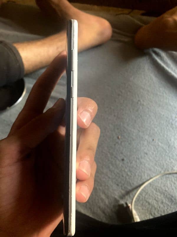 Sharp Aquos Zero 2 2