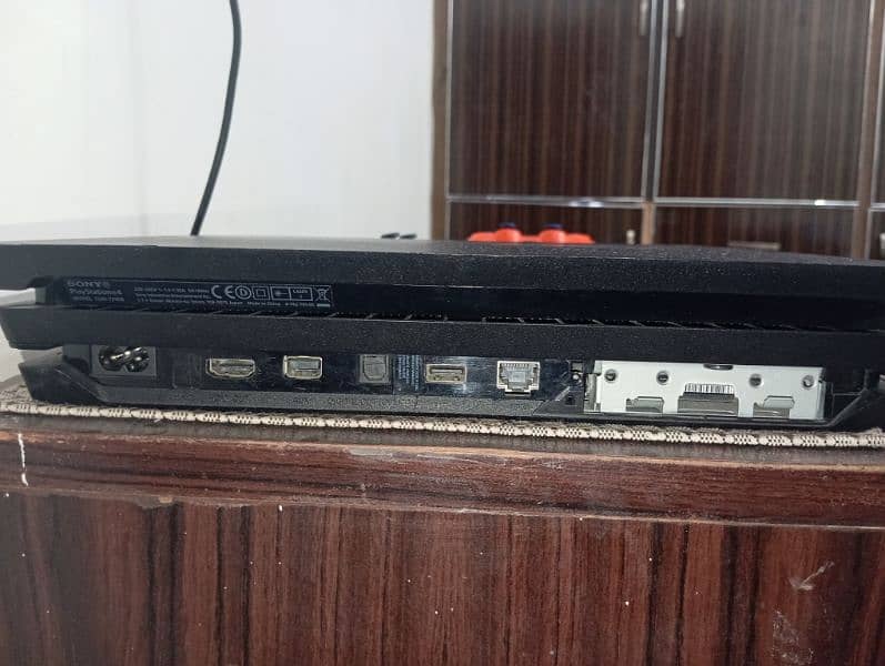 PS4 Pro 1tb latest 4