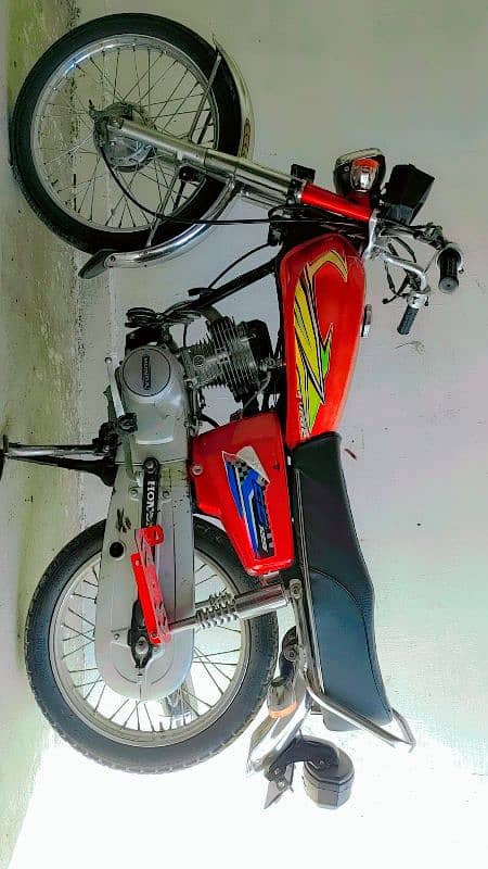 Hunda125 Attock no 1985 model 85 hzar final phone 03309227942 whtsapp 0