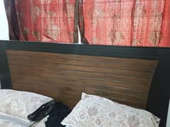 Double bed with metrus