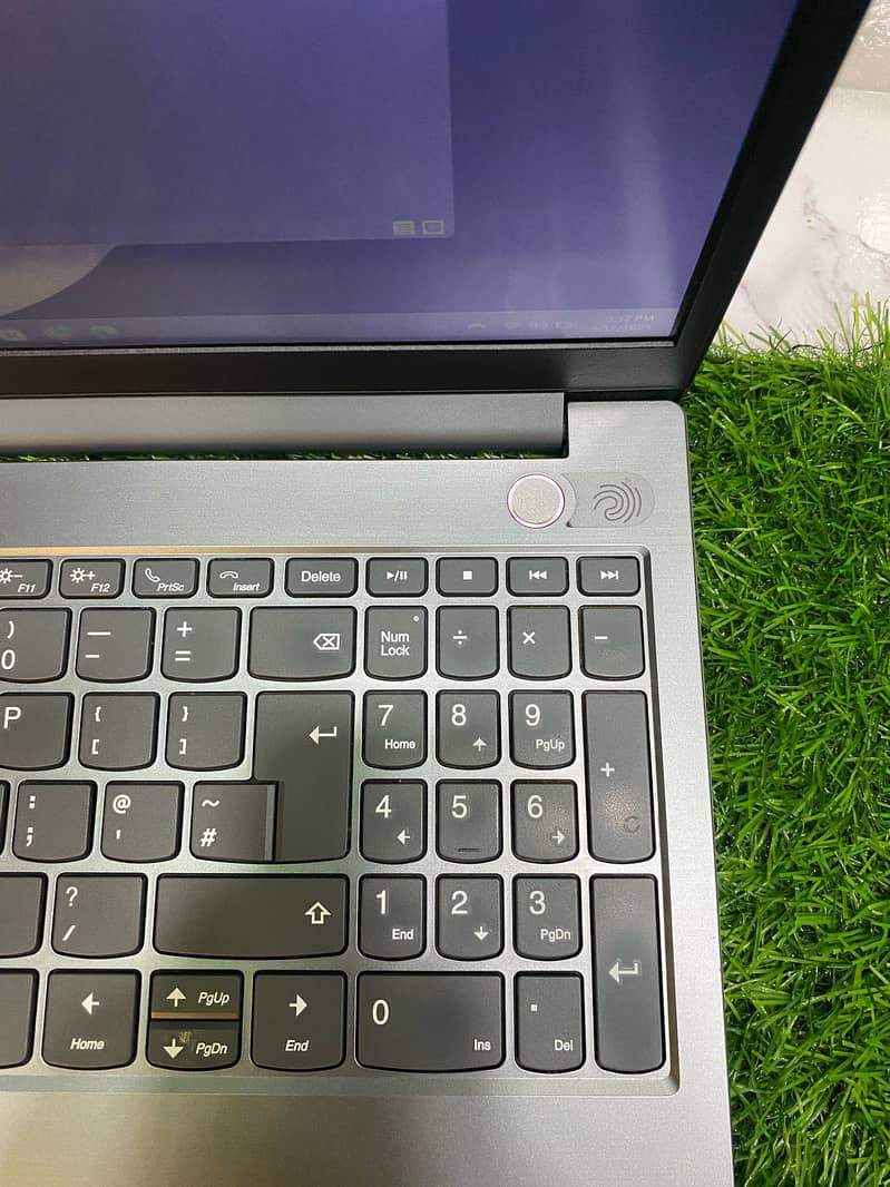 Lenovo laptop/ 1 tb i9 core /-03461809478 3