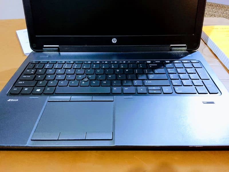 hp laptop in good condition serious buyer contact 2