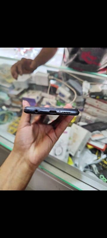 03066717898all ok no any fault with original box an charger with 1