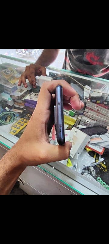 03066717898all ok no any fault with original box an charger with 2