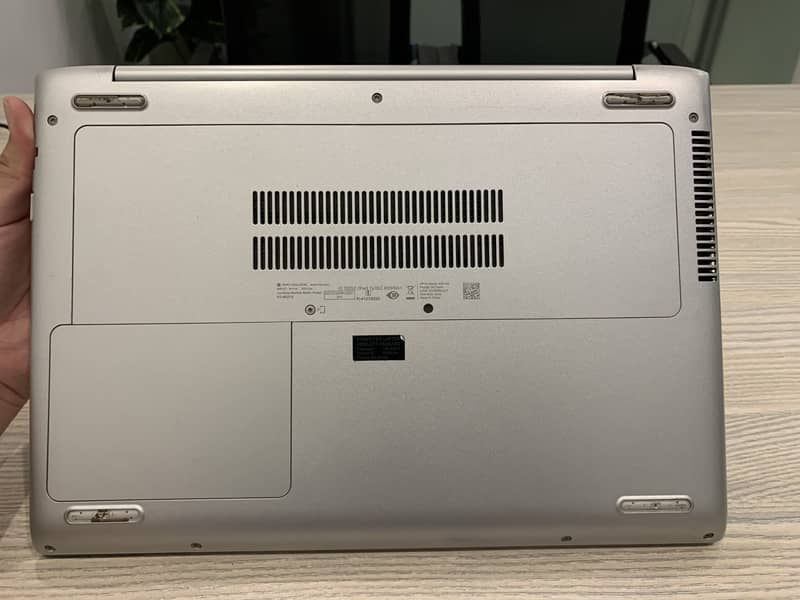 HP Probook 440 G5 - i7 (8th Gen) 8Gb/256Gb 8