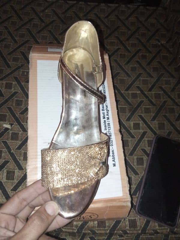 Selling sendal 0