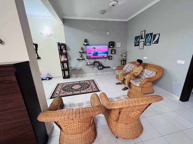 Precinct 11A 200 sq yd Villa For Sale 9