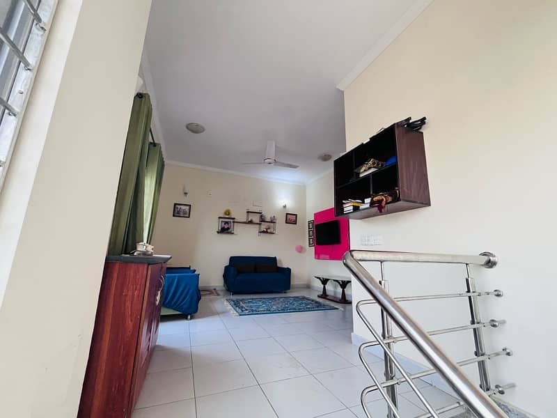 Precinct 11A 200 sq yd Villa For Sale 11