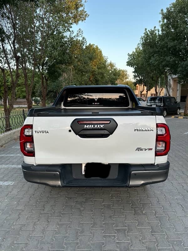 Toyota Hilux 2022 5