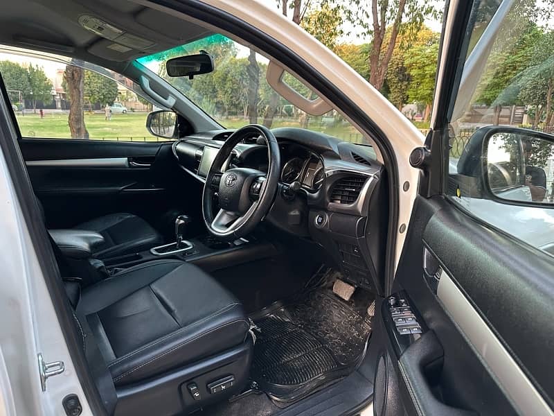 Toyota Hilux 2022 7