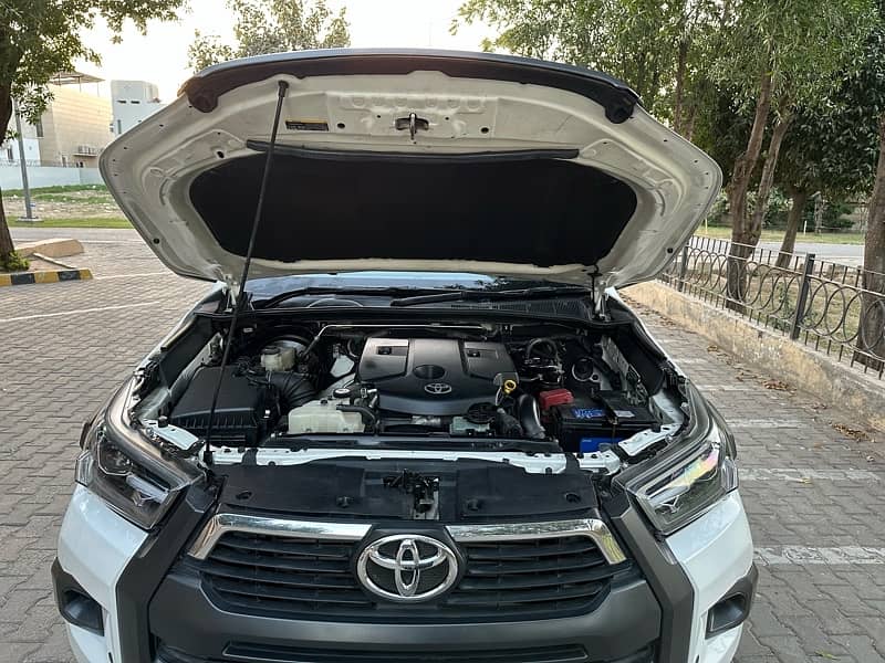 Toyota Hilux 2022 17