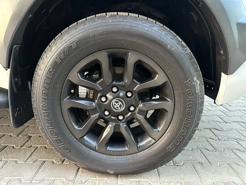 Toyota Hilux 2022 19