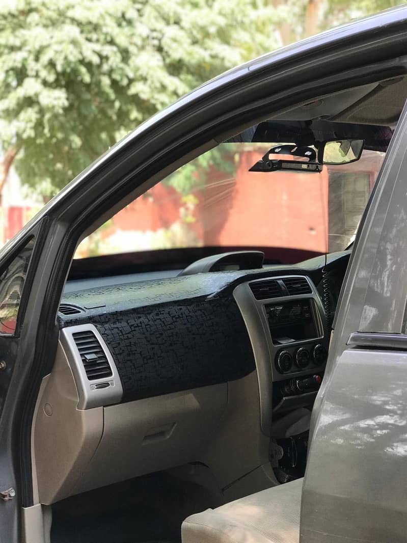 Suzuki liana 2008 modle showroom condition 6