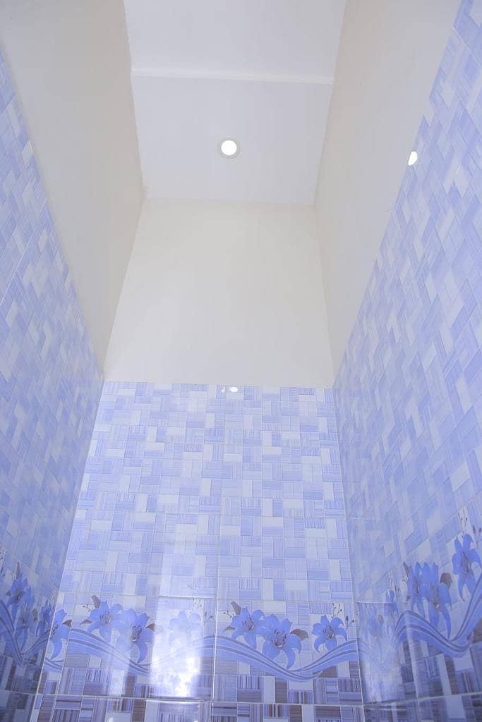 9 Marla beautiful house for sale 9