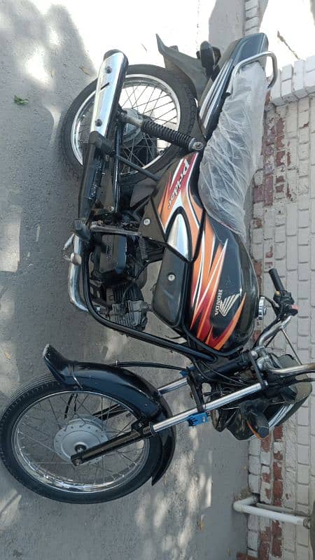 Honda pridor 100 cc 1