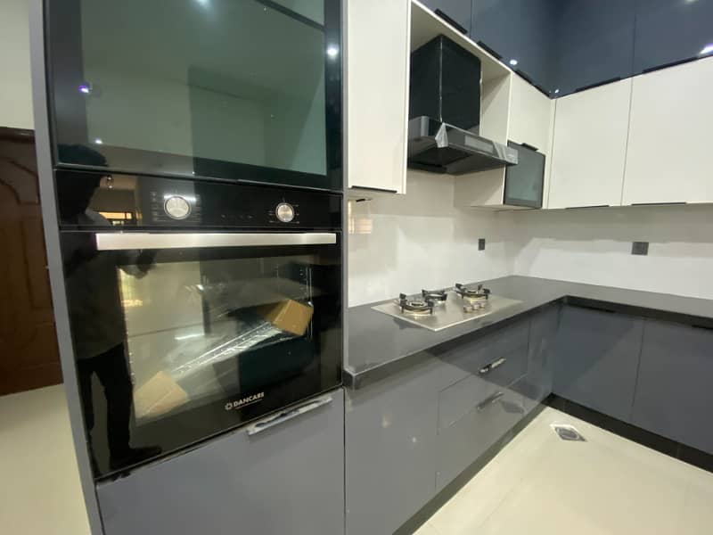 Prime 500 Sq Yards Bungalow for Sale | Gulshan-e-Iqbal Block 5, Karachi 0