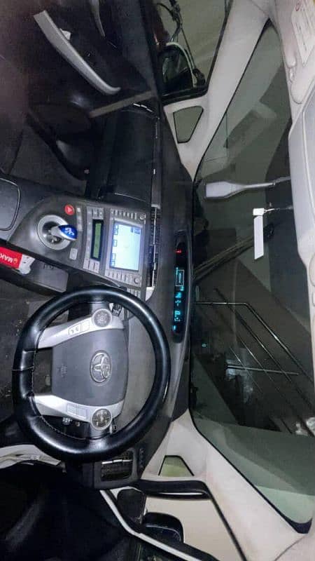 Toyota Prius 2012/16 PHV TRD Sportivo 8