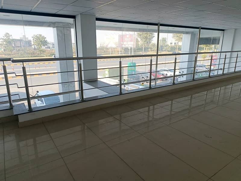 8 MARLA BUILDING FOR RENT IN DHA PHASE 8 ON TOP LOCATION 3