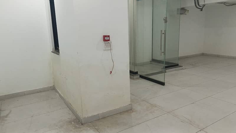 8 MARLA BUILDING FOR RENT IN DHA PHASE 8 ON TOP LOCATION 9