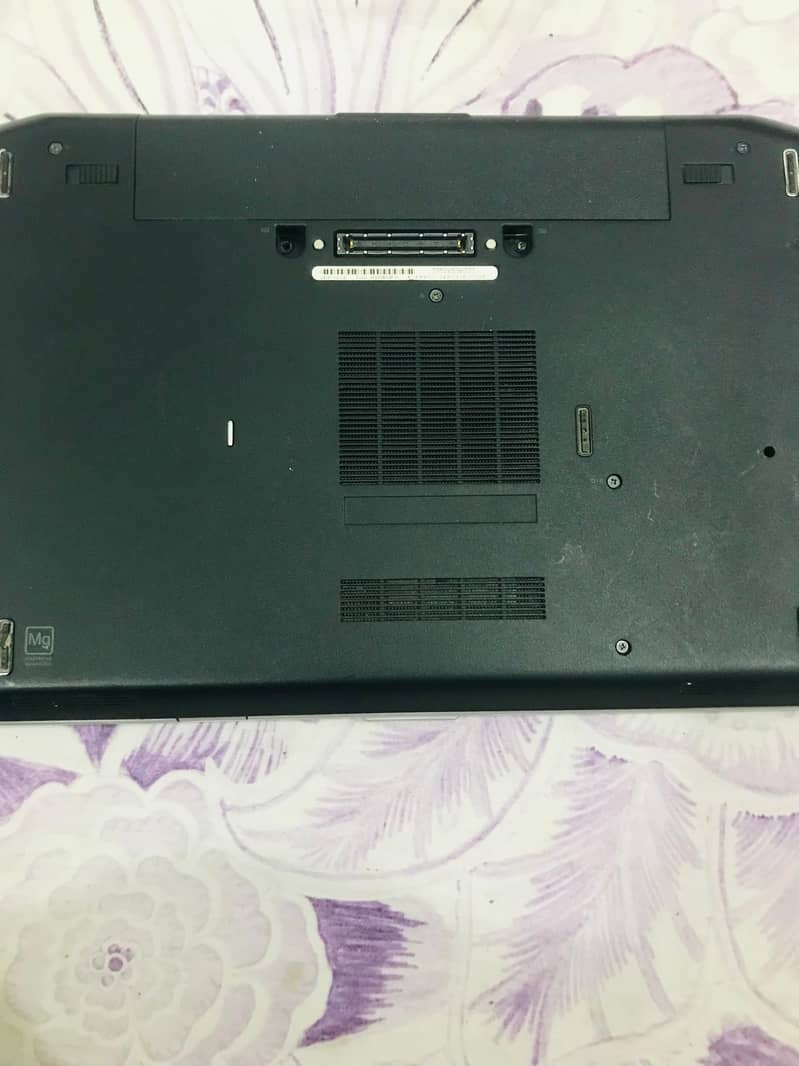 Dell Latitude E6420 (i7 2nd Gen 2.70 GHz) (8gbRam,256gbSSD) 4