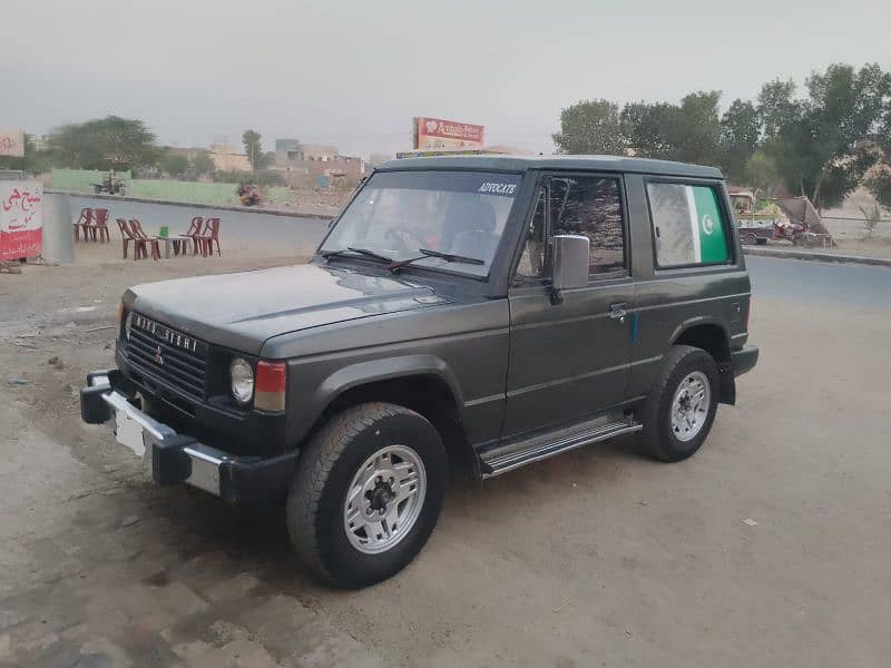 Mitsubishi Pajero 1988 0