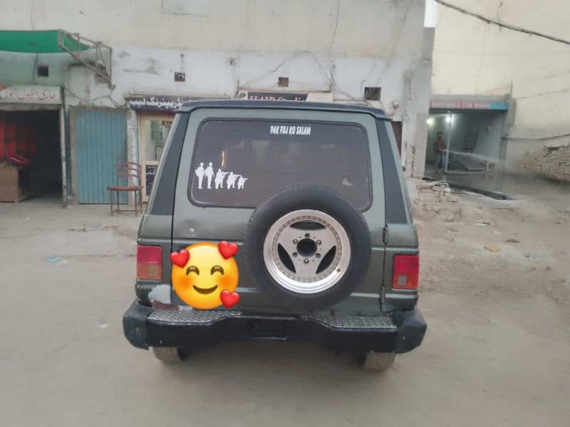Mitsubishi Pajero 1988 2