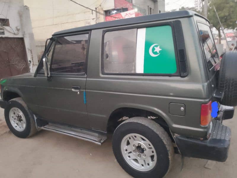 Mitsubishi Pajero 1988 3