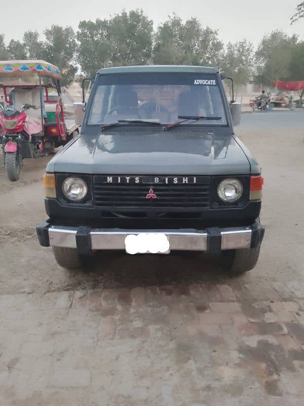 Mitsubishi Pajero 1988 5