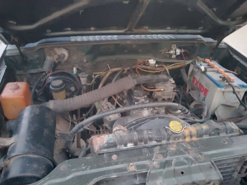 Mitsubishi Pajero 1988 6