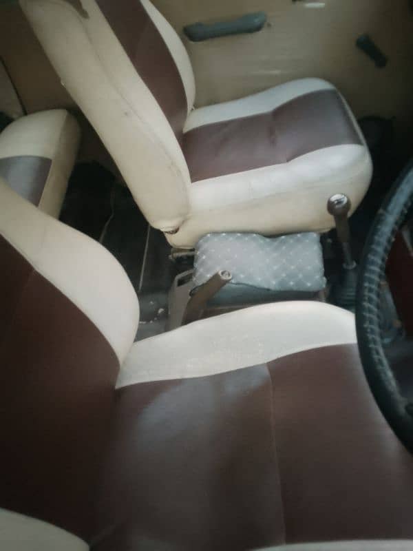 Mitsubishi Pajero 1988 10
