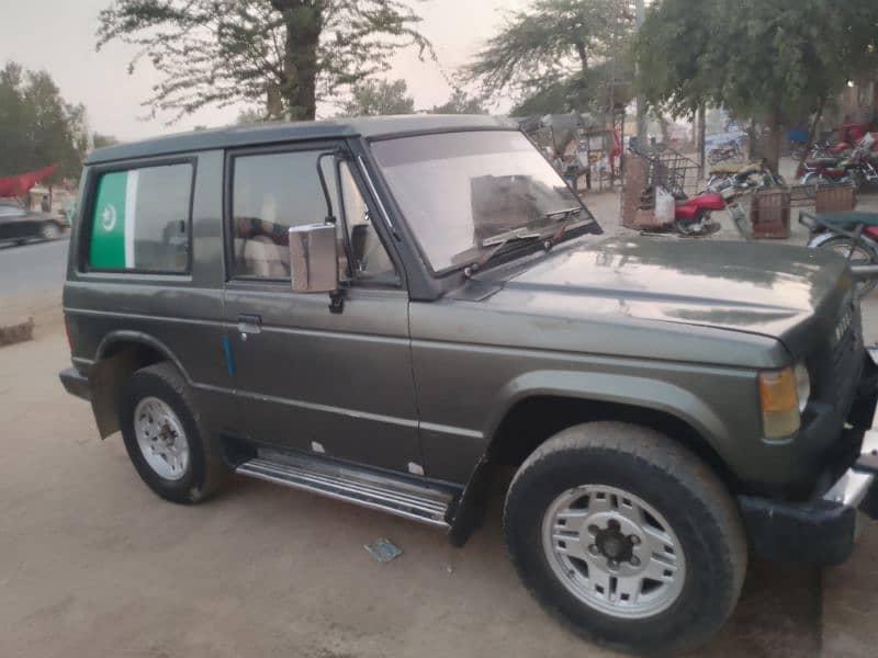 Mitsubishi Pajero 1988 17