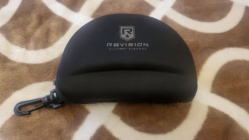 Guess Aviator and Revision Sawfly 5