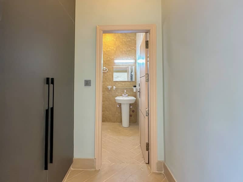 5 Marla Ideal Location Minor Used House Up For Rent 4