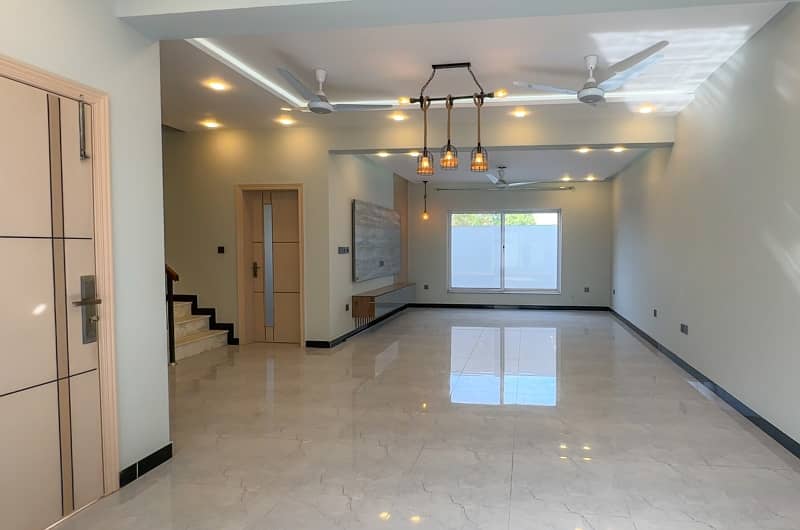 5 Marla Ideal Location Minor Used House Up For Rent 11