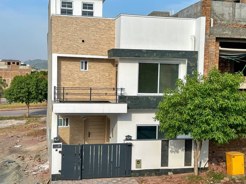 5 Marla Ideal Location Minor Used House Up For Rent 14