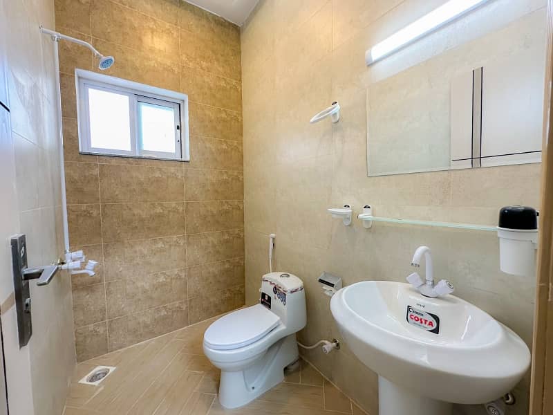 5 Marla Ideal Location Minor Used House Up For Rent 17