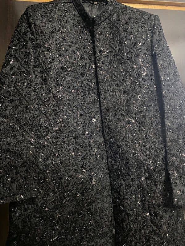 Black Sherwani with mehroon kulla only 1 time self used 4