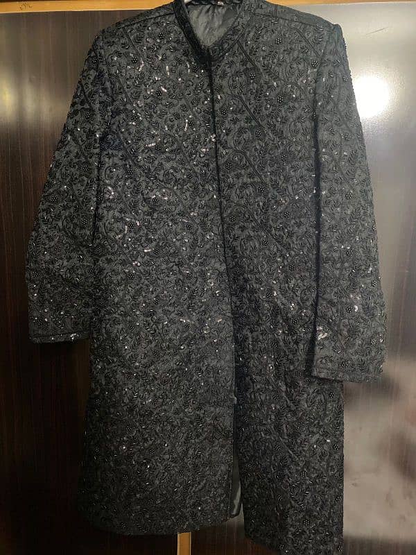 Black Sherwani with mehroon kulla only 1 time self used 5