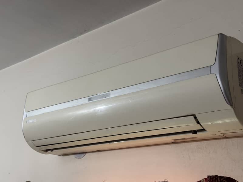 1.5 ton Orient AC in A1 mint condition split, non repairable 1