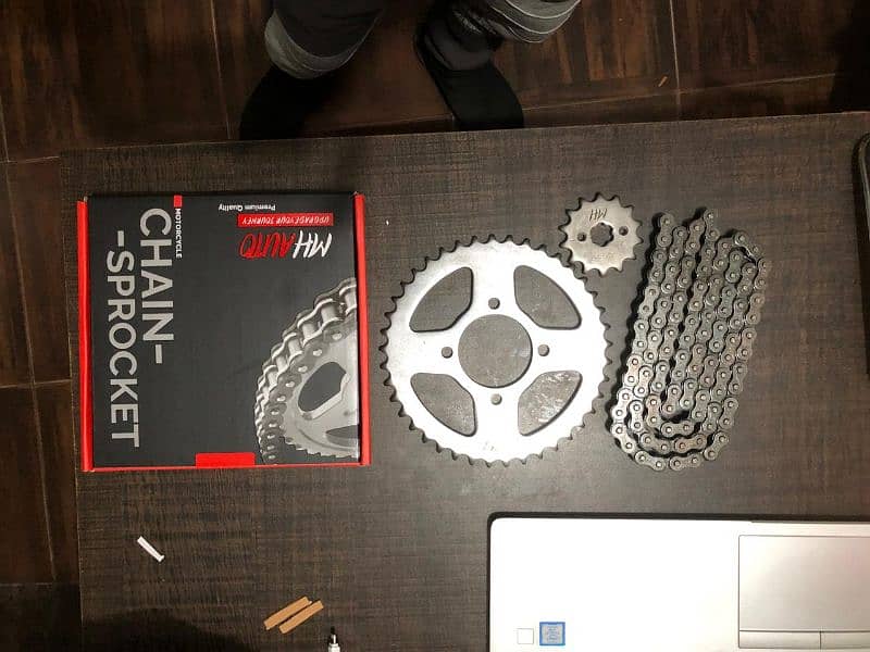 Best Quality Chain and Sprocket kit for 70,125,100, Suzuki 110,150,YBR 11
