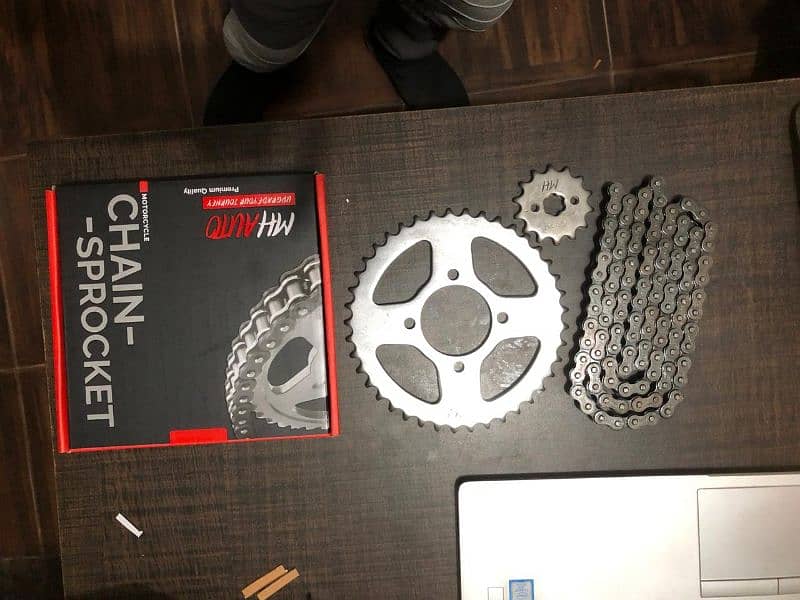 Best Quality Chain and Sprocket kit for 70,125,100, Suzuki 110,150,YBR 12