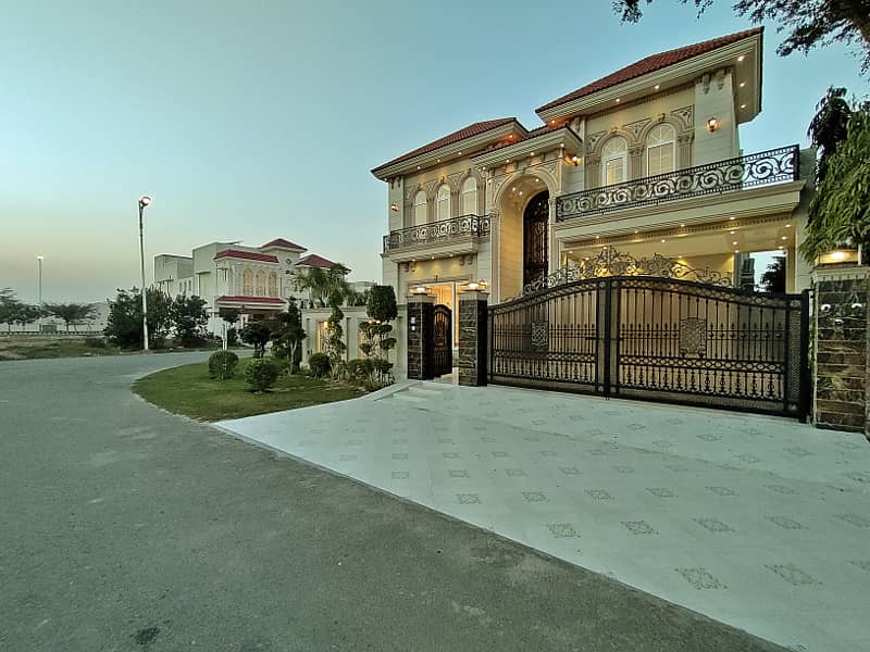 One Kanal Brand New Spanish Design Most Beautiful Owner Build Bungalow 2 Servant Quarter In Basement For Sale At Prime Location Of DHA Lahore Near To Park Masjid & Commercial Market. 2