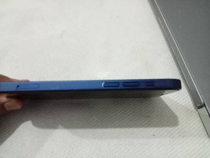 good condition scratchless new condition 10/10 4