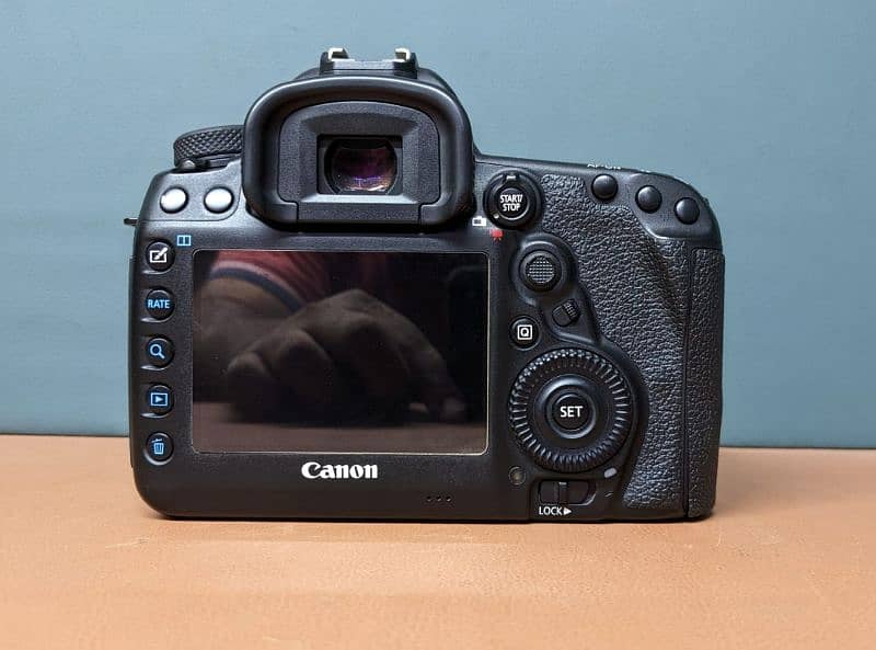 Canon 5D Mark IV Body 1