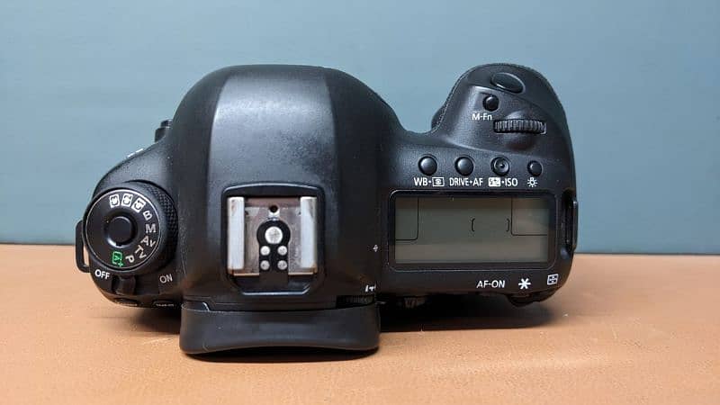 Canon 5D Mark IV Body 2