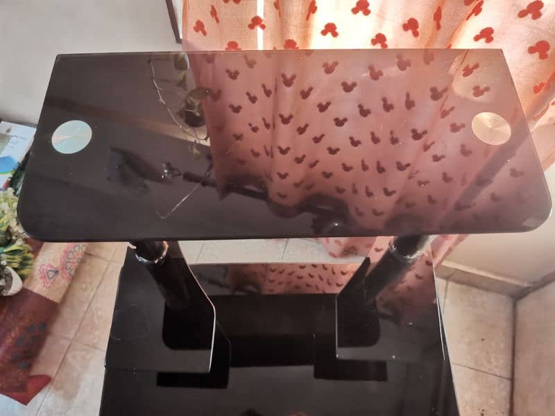 Glass Computer Table (Condition 9/10) for sale 1