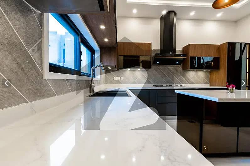 01 KANAL BEAUTIFUL HOUSE FOR SALE IN DHA PHASE 8 7