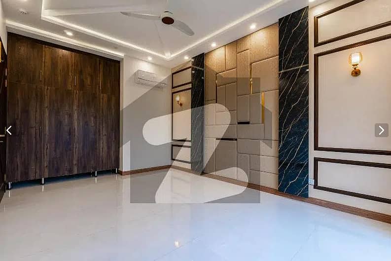 01 KANAL BEAUTIFUL HOUSE FOR SALE IN DHA PHASE 8 13