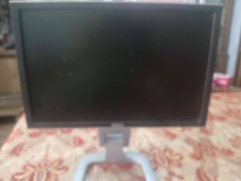 20 Inch 10/9 Condition Minor white dots 1