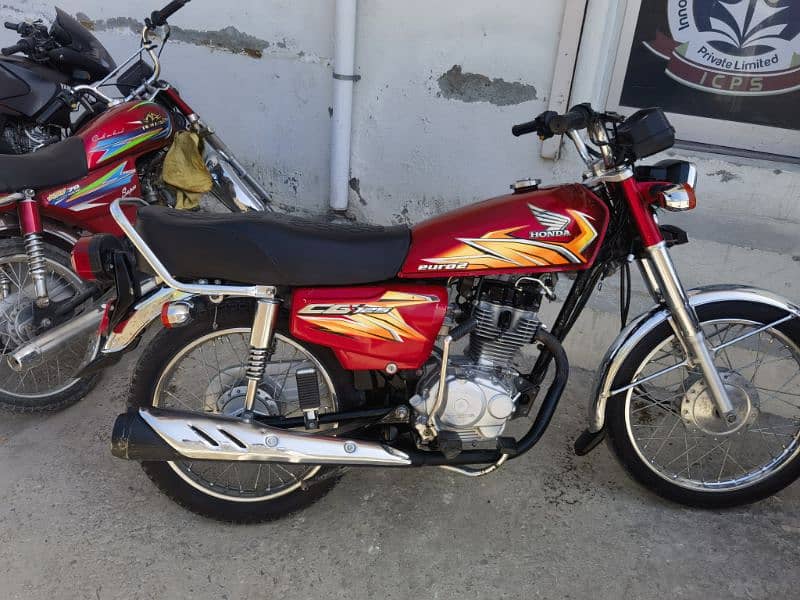 Honda CG 125 bike 3